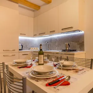 Apartment Bragora 3524 Between San Marco And Biennale Venice